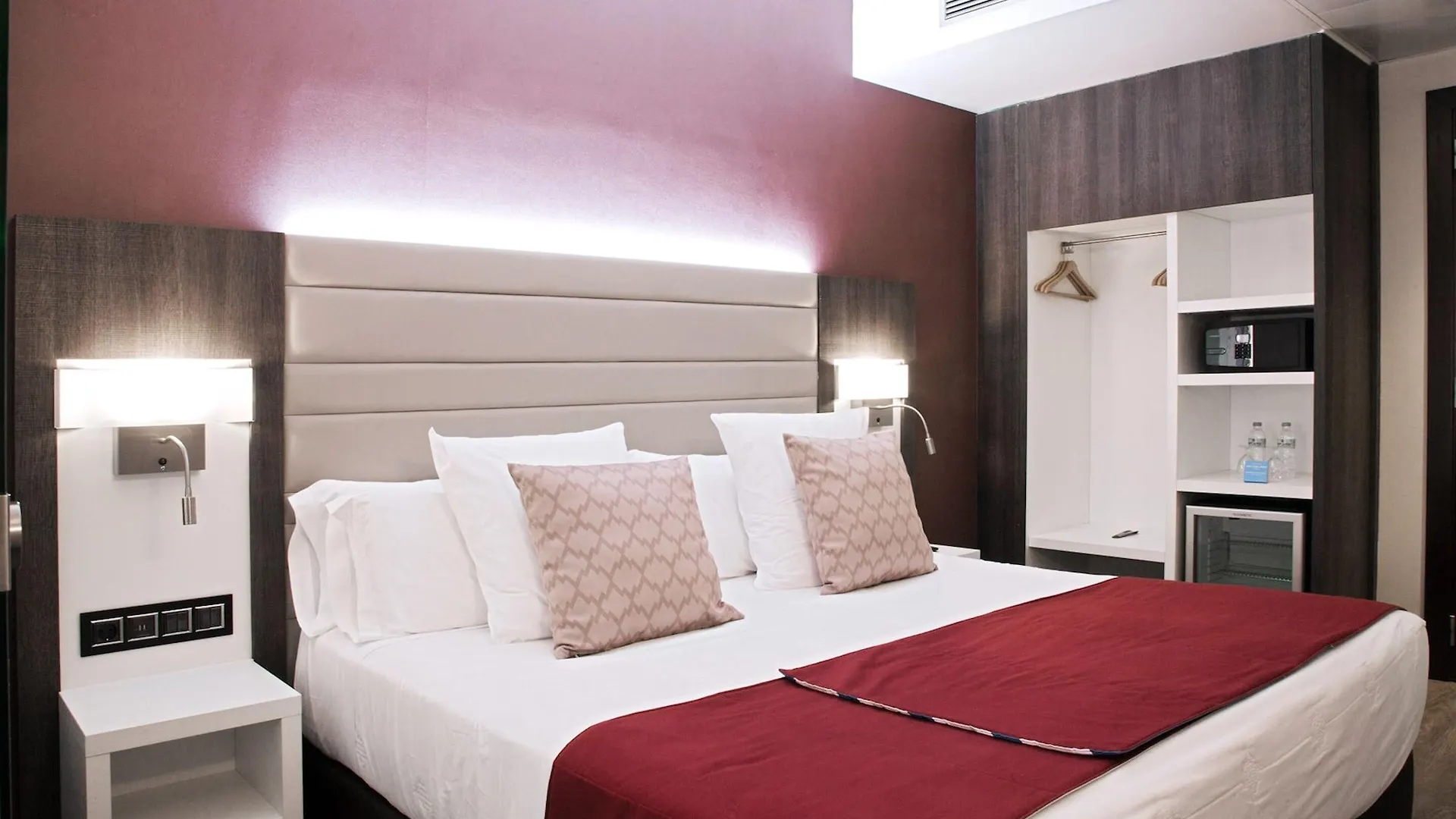 Hotel Ronda Lesseps Barcelona 4*,  Spain