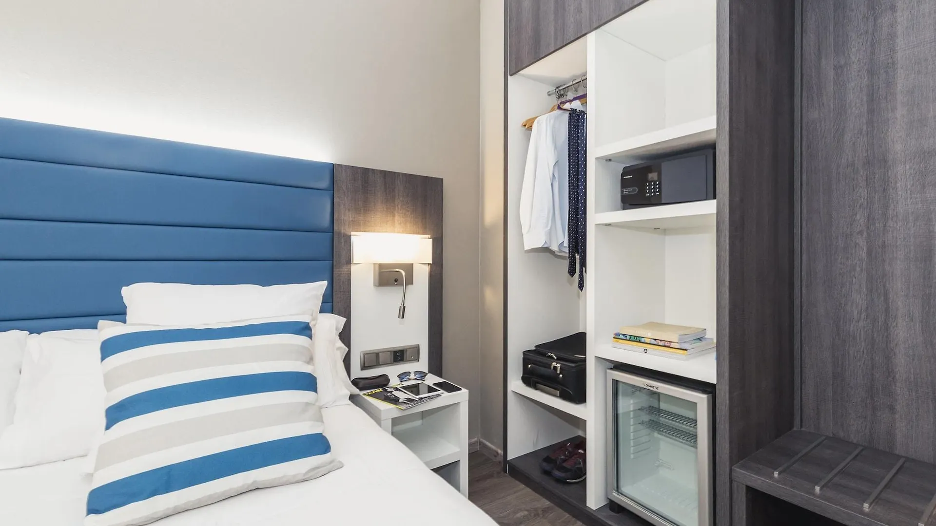 Hotel Ronda Lesseps Barcelona 4*,