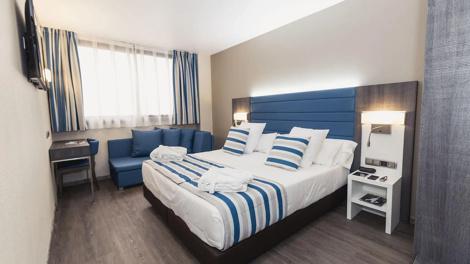 Hotel Ronda Lesseps Barcelona 4*,  Spain