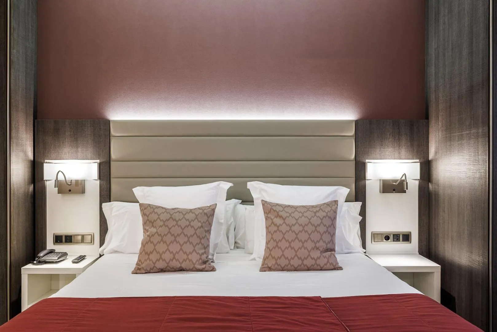 Hotel Ronda Lesseps Barcelona 4*,